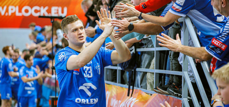 Польша. 29-летний линейный "Вислы" Житникова и Самойло Давид Давыдзик продлил контракт с клубом до конца сезона-2028/29