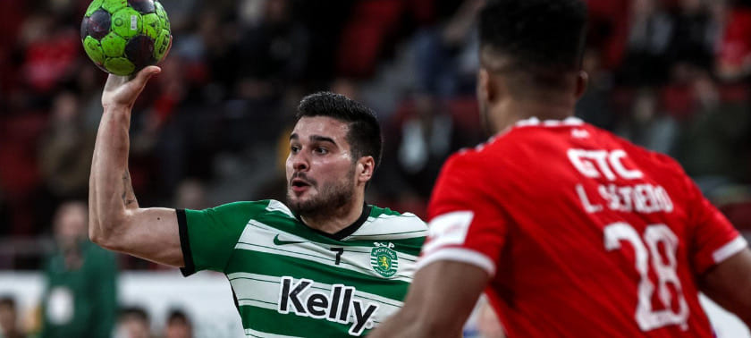 Португалия. Сейв Сергея Эрнандеса на последней секунде спас "Бенфику" от поражения в матче со "Спортингом"