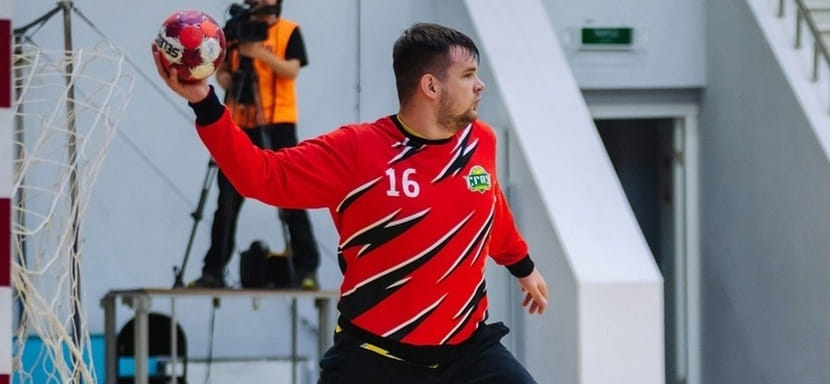 28-летний голкипер Юрий Сергеев, который брал паузу в карьере, вновь будет защищать цвета "СГАУ-Саратова"