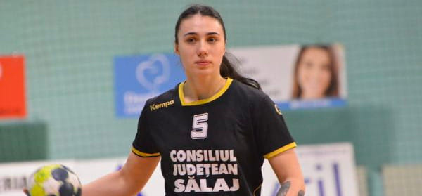 Румыния. Левая полусредняя национальной сборной Александра Северин в межсезонье сменит "Байя-Маре" на "Дунэрю"