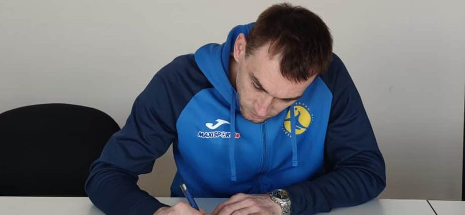 Германия. Бывший левый крайний "Пермских Медведей" украинец Евгений Жук летом перейдет в "Гроссвальштадт" из второго дивизиона