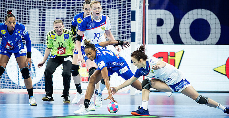 ЧЕ-2018. Сборные России и Франции оспорят европейскую корону, голландки и румынки — бронзовые медали (ВИДЕО)