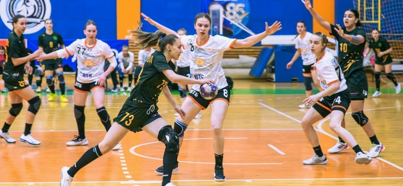 Сегодня стартует утешительный турнир за 9-12-е места: в нём сыграют представительницы Майкопа, Москвы, Уфы и Ижевска