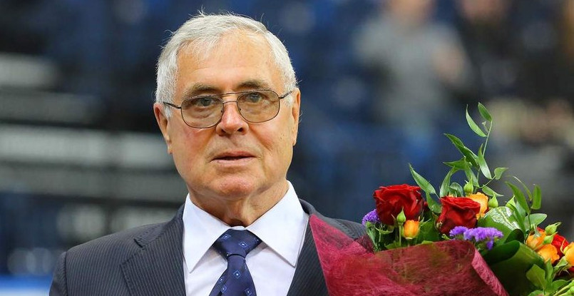 Спартак Миронович. Кулеш, Каршак и сон на третьей полке