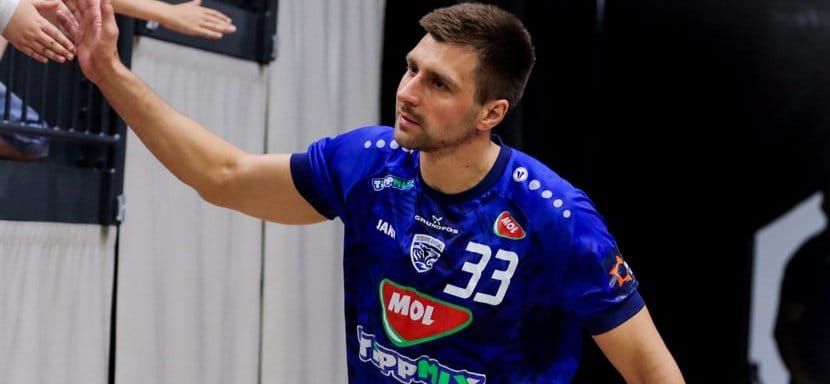 Румыния. Белорусский линейный Алексей Ушал ближайший сезон проведёт в "Бакэу"