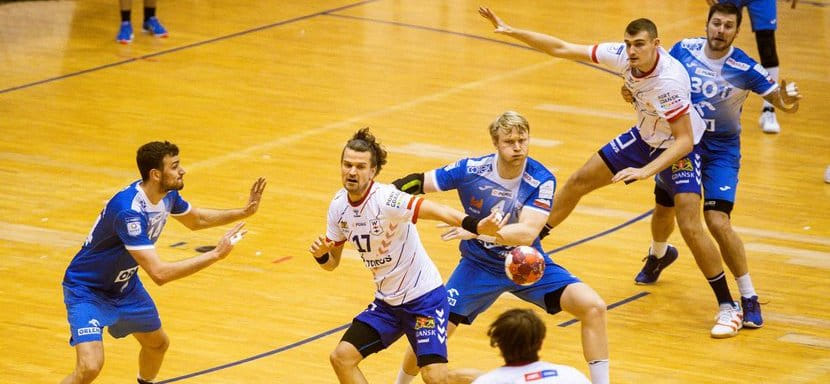 Польша. "Висла" на выезде разгромила "Выбжеже", Роман Чичикало помог "Заглембе" добиться победы над "Гвардией" и еще два результата