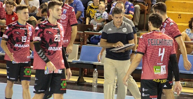 Галопом по Европе. Испанский старт. У "Барсы" тот же аппетит, у Каденаса те же проблемы