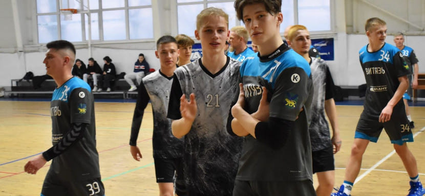 Кубок России. "Витязь" в приморском дерби обыграл "Варяг" и вышел в 1/64 финала мужского турнира, где сыграет с "Технологом-Спартаком"