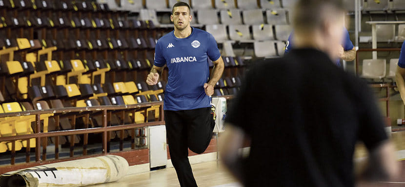 Испания. Руководство "Адемара" намерено через суд получить денежную компенсацию от "Шёвде" за вратаря Милана Бомаштара