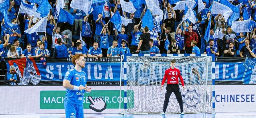 В "Священной войне" победила "Висла". Команда Косоротова и Самойло обыграла в гостях "Кельце" с перевесом в пять мячей