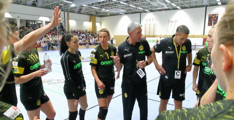 Женская бундеслига. Главный тренер Гино Смитс продлил контракт с "Боруссией"