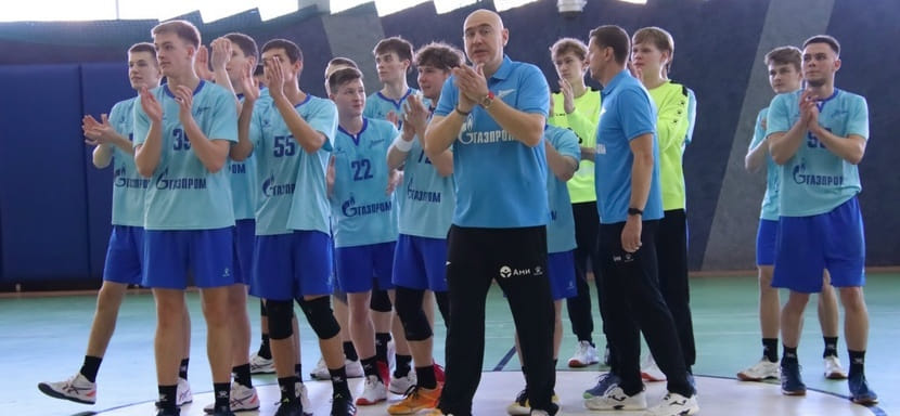 В молодёжном первенстве России "Зенит" обыграл гостей из Москвы и вышел на второе место в таблице