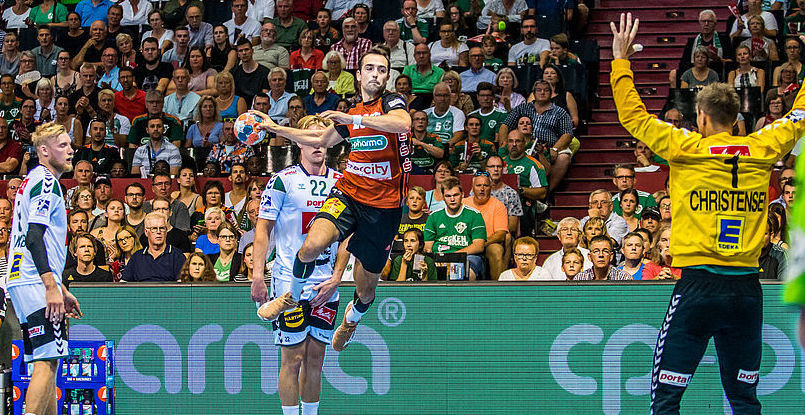 Бундеслига. Левый крайний "Ганновера" Кристиан Угальде пропустит из-за травмы около двух недель