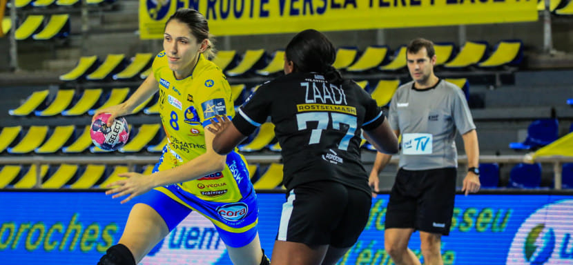 Франция. "Мец" продлил контракт с хорваткой Чамилой Мичиевич на один год. Комплектование состава на сезон завершено