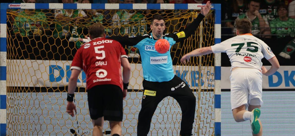 Германия. Виктор — победитель! Сейвы Киреева выручили "Берлин", голы Кулеша не помогли "Ганноверу"