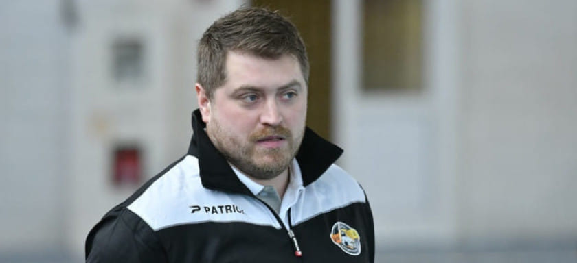 Беларусь. В Барановичах задержан тренер "Витязя" Константин Яковлев. Он приезжал встречать вышедшего на свободу журналиста Дмитрия Руто