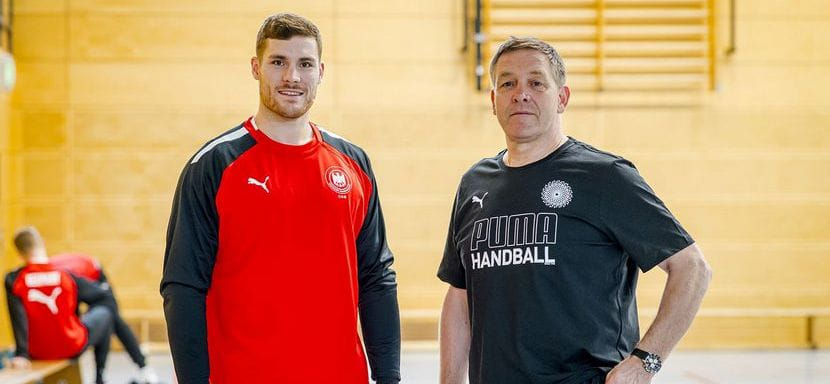 23-летний линейный "Фленсбурга" Йоханнес Голла сменил Уве Генхсаймера в должности капитана сборной Германии