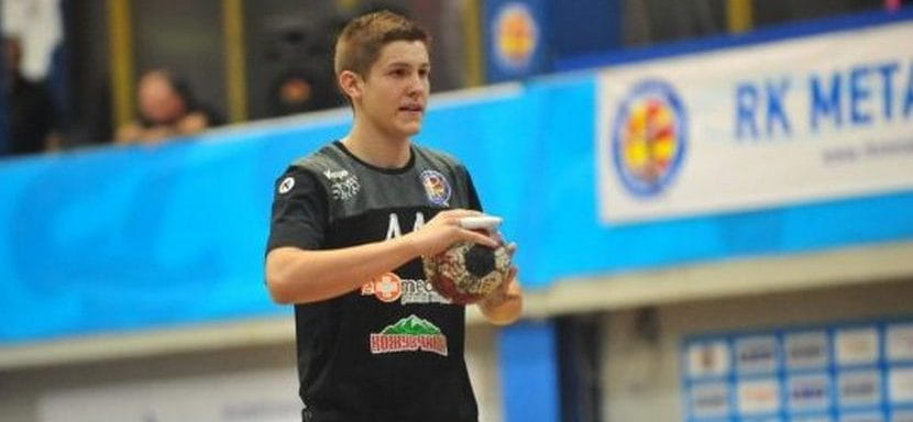 Польша. 18-летний сербский разыгрывающий "Охрида" Стефан Додич со следующего сезона будет защищать цвета "Кельце". Контракт на четыре года