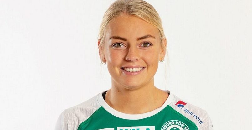 Дания. Левая крайняя "Силькеборга" Эмили Иттинг приняла решение покинуть команду