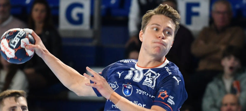 30-летний левый крайний сборной Швеции и "Монпелье" Лукас Пеллас летом может стать игроком датского "Гудме"