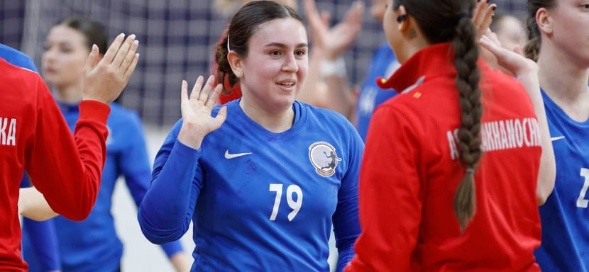 Olimpbet Суперлига. Правая крайняя "Ставрополья" Ангелина Болоба впервые в карьере забросила 10+ мячей в матче турнира