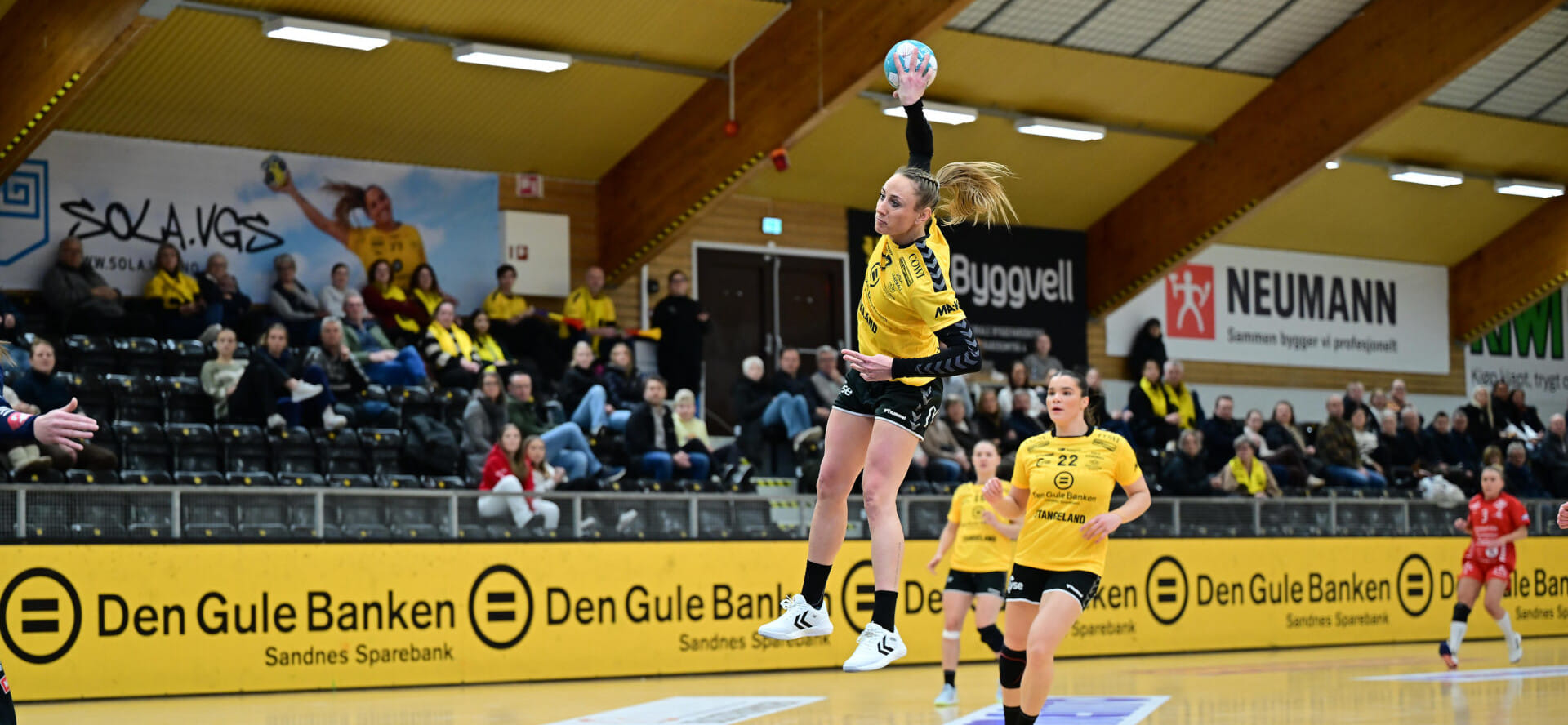 Европейская лига. "Сола" в матче с "Тыргу-Жиу" решила вопрос о победителе до перерыва и позволила себе сбросить обороты