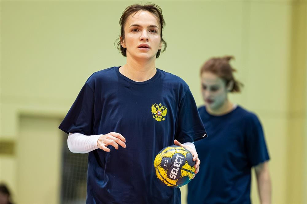 Европейская федерация гандбола проводит голосование болельщиков за символическую женскую команду сезона 2024/25. Анна Вяхирева в списке номинантов