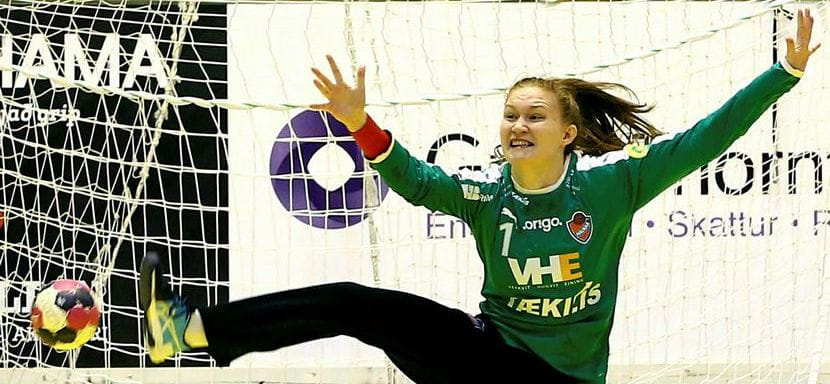 Дания. Вратарь сборной Фарерских Островов Анника Фридхейм Петерсен стала игроком "Нюкебинга"