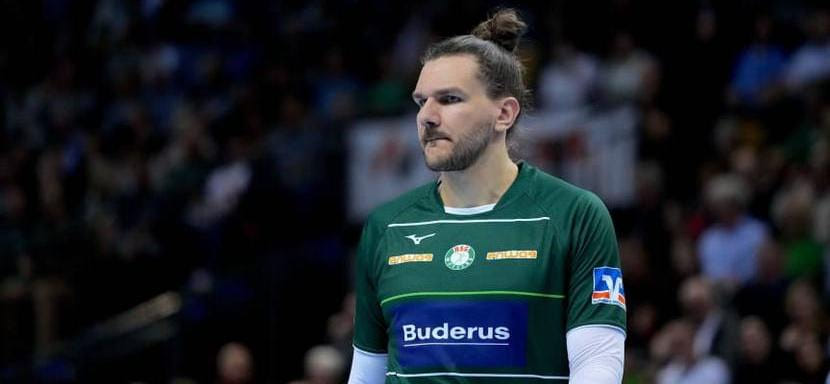 Чемпион Европы-2016 Эрик Шмидт вновь отправился за рубеж. Линейный перешёл из "Вецлара" в греческий АЕК