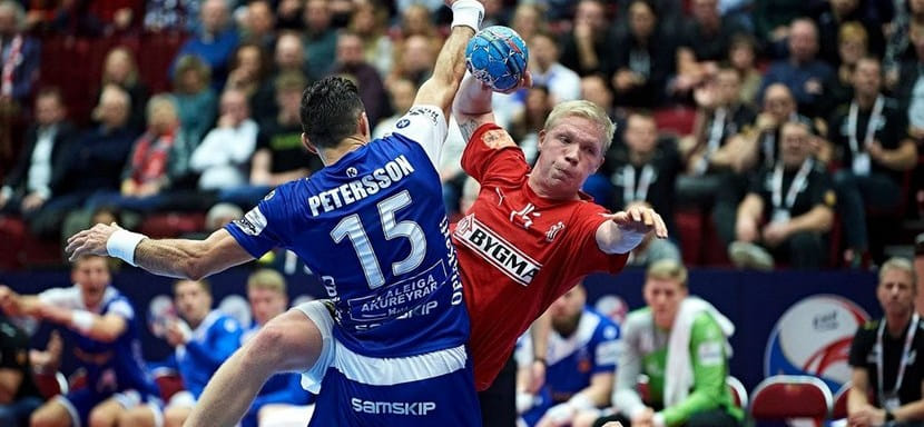 ЧЕ-2022. Рулевой сборной Дании Николай Якобсен вызвал на отборочные матчи линейного "Ольборга" Магнуса Саугструпа