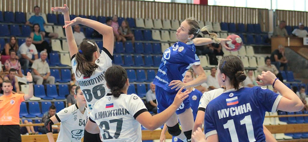 Чемпионат г.о. Тольятти. Во второй день женского турнира "Звезда" встретится с "Лучом", а дубль "Лады" сыграет с "Уфой-Алисой"