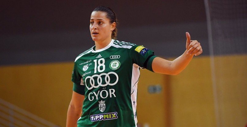 ЕГФ признала Эдуарду Аморим из "Дьера" лучшей гандболисткой мая. Бразильская полусредняя выиграла пятую Лигу чемпионов