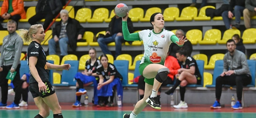 Беларусь. Кристина Чмыхова: "Играть так часто нелегко. Не хватает ротации задней линии, девчонкам тяжеловато без замен"