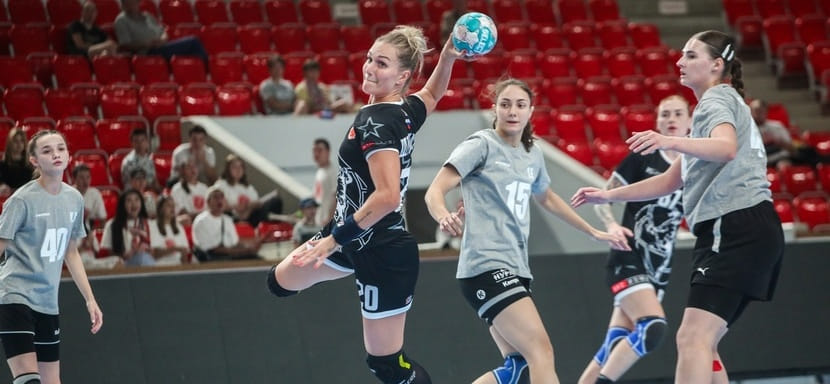 Кубок Звёздного. Сегодня в Астрахани третий день предсезонного турнира. По две встречи проведут четыре команды