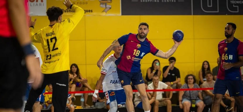 "Барселона" стала обладателем Суперкубка Каталонии. В финале разгромлен "Гранольерс"