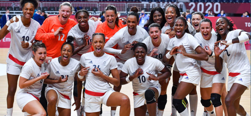 ЧЕ-2022. В заключительном матче игрового дня француженки с преимуществом в 9 мячей обыграли подопечных Виталия Андронова