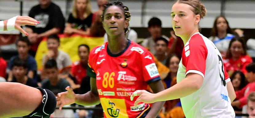 ЧЕ-2022. Женская сборная Испании выиграла международный товарищеский турнир с участием четырёх команд. Шанди Барбоса стала лучшим бомбардиром