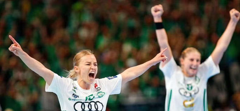 Дания. Одна из лучших разыгрывающих мира норвежка Стине Офтедал подтвердила, что ведёт переговоры с "Эсбьергом"