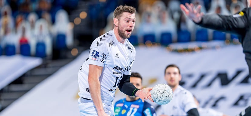 Бундеслига. Правый крайний сборной Швеции Никлас Экберг продлил контракт с "Килем"