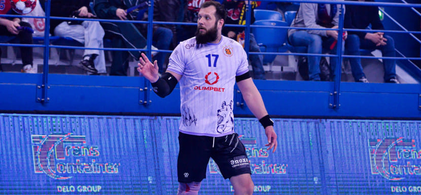 Правый полусредний "Чеховских медведей" Александр Котов признан лучшим в своём амплуа по итогам сезона-2024/25