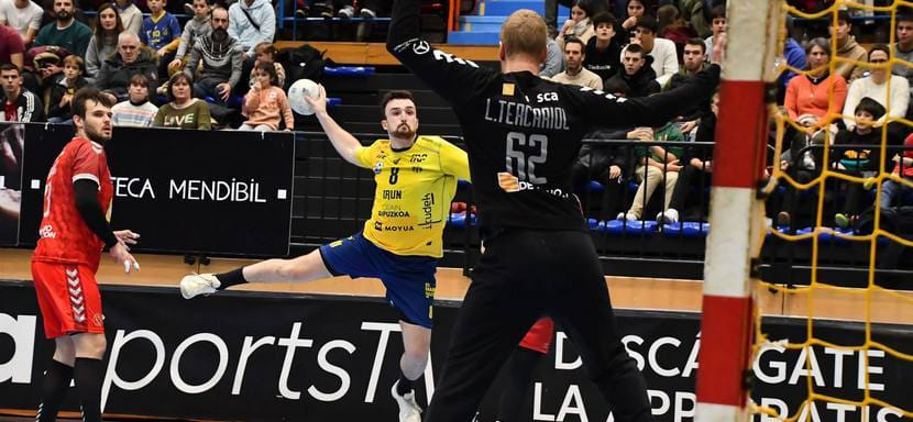 Испания. Левый крайний Микель Сабала продолжит защищать цвета "Бидасоа"