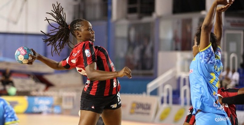 Франция. Правая полусредняя "Ниццы" Жанелла Блонбу продолжит карьеру в "Шамбре"