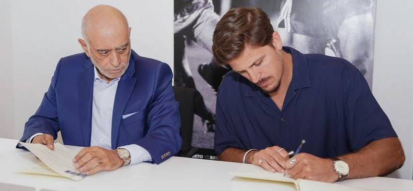 Португалия. 25-летний правый крайний Антониу Арейя продлил контракт с "Порту"