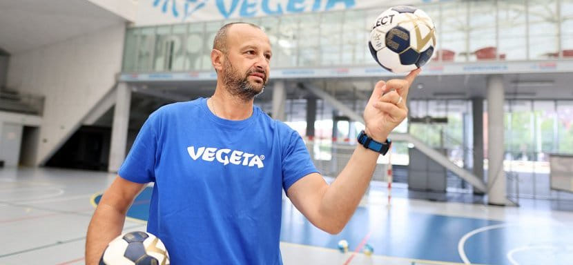 Балканы. Желько Бабич: "Во время поездки к "Криму" девушки познакомятся с топ-тренером Драганом Аджичем и рядом гандбольных звёзд"