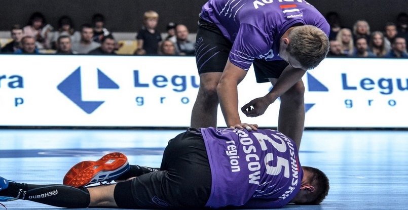 Суперлига. Мужчины. Левый крайний "Чеховских Медведей" Максим Струшинский пропустит как минимум месяц из-за травмы