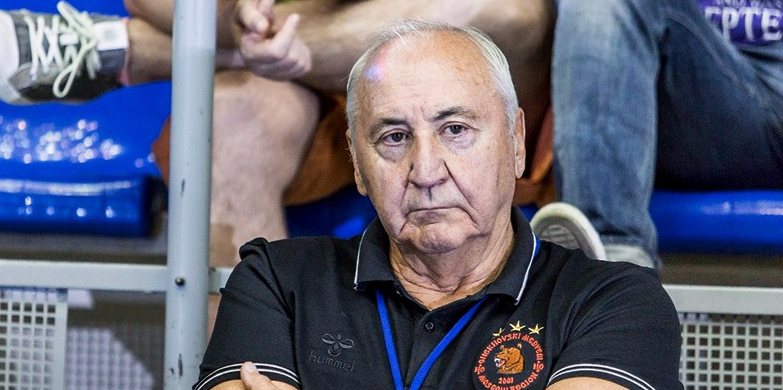 Лига чемпионов. Владимир Максимов о поражении от "Вислы": "Стройность атак нарушилась из-за того, что арбитры позволяли играть жестко"