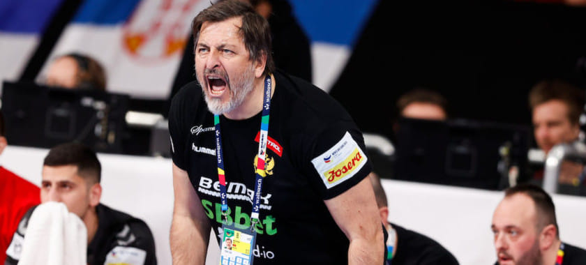 Экс-рулевой сборной Черногории Владо Шола вернулся в "Дубраву". Он будет возглавлять хорватскую команду в новом сезоне