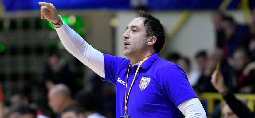 Румыния. Известный 50-летний специалист Овидиу Михэйлэ возглавил "Крайову"