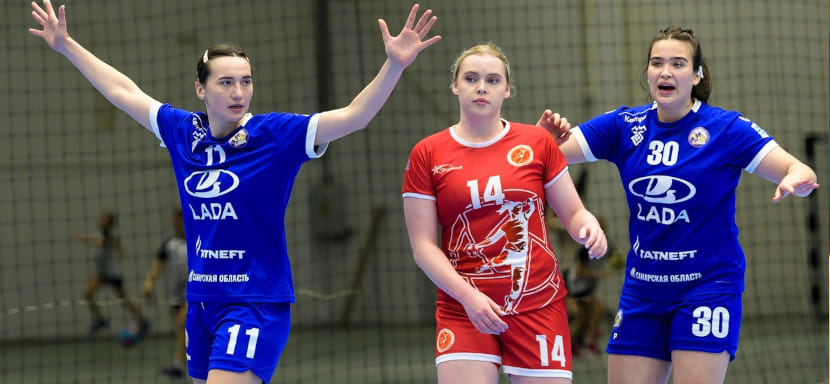 Молодёжное первенство. Девушки. "Лада-2" обыграла "Астраханочку-2", уступая после первого тайма семь мячей и другие результаты дня