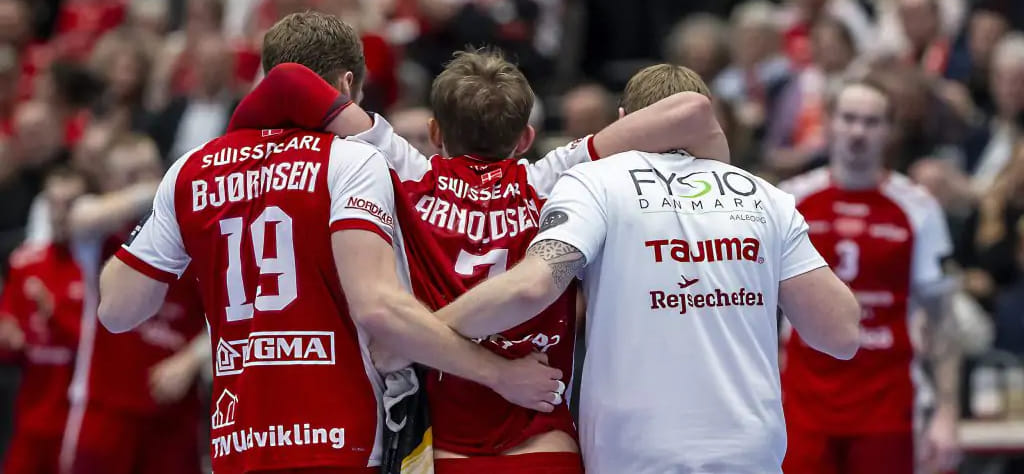 Разыгрывающий сборной Дании и "Ольборга" Томас Арнольдсен получил перелом большеберцовой кости и пропустит до трех месяцев